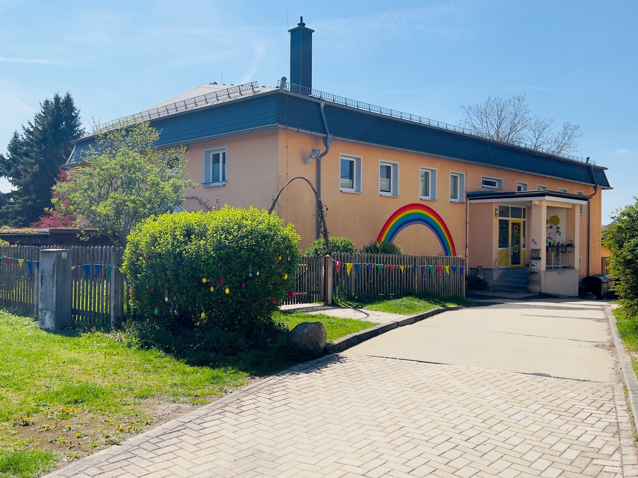 Außenansicht Kita "Regenbogen"